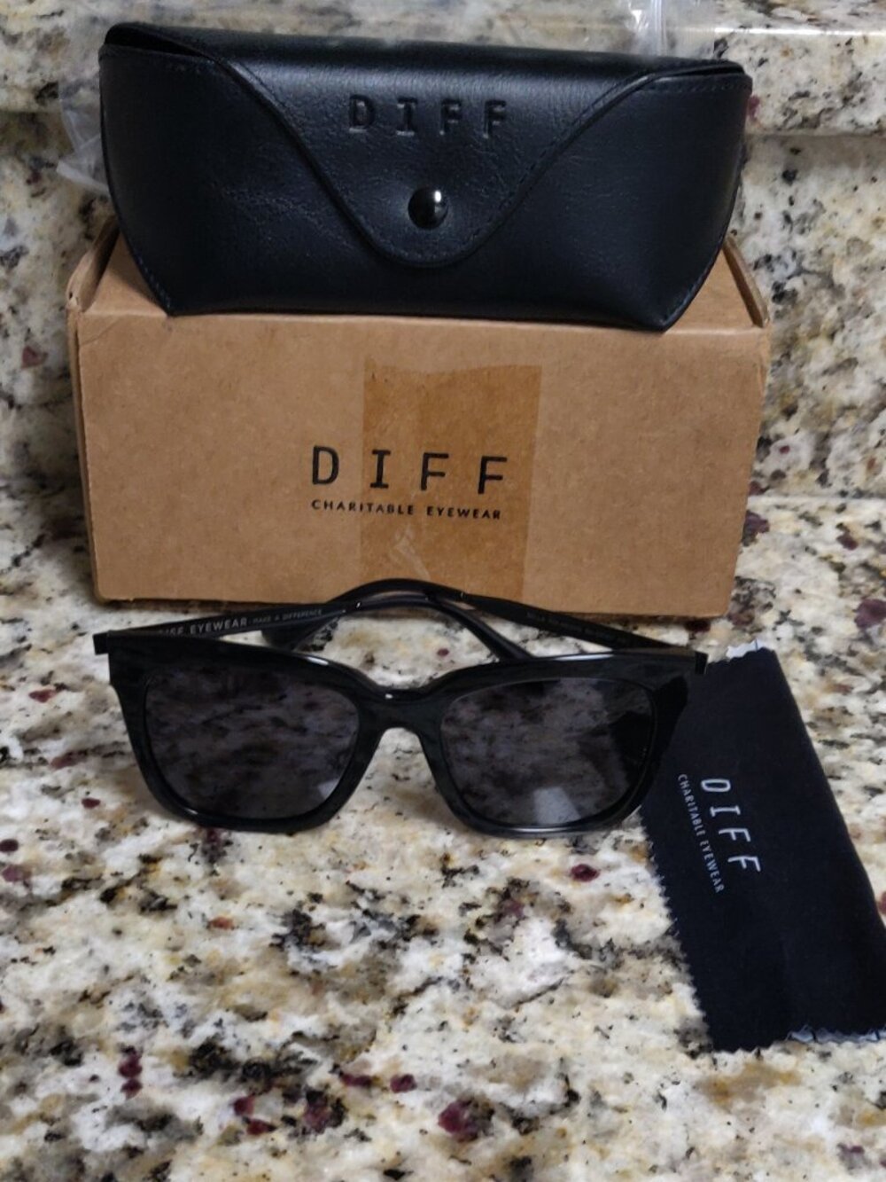 Diff Bella Black Gloss Polarized Sunglasses New Without Box